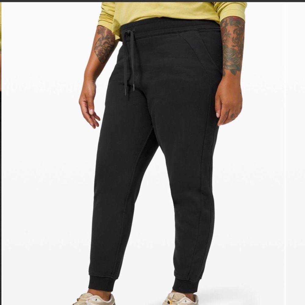 Lululemon Scuba Joggers Black Size 4